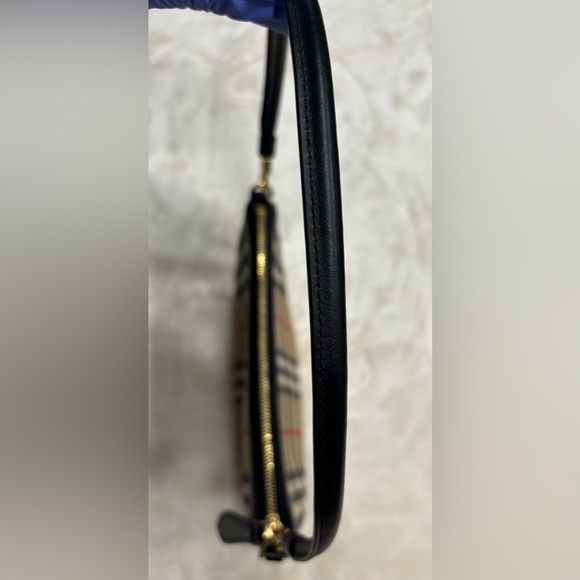 Burberry Leather-trimmed checked canvas shoulder bag - Picture 5 of 6